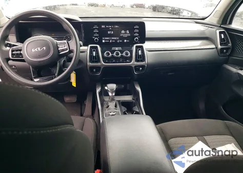 2023 Kia Sorento Lx z USA, uszkodzony, nr VIN 5XYRG4LC5PG196067